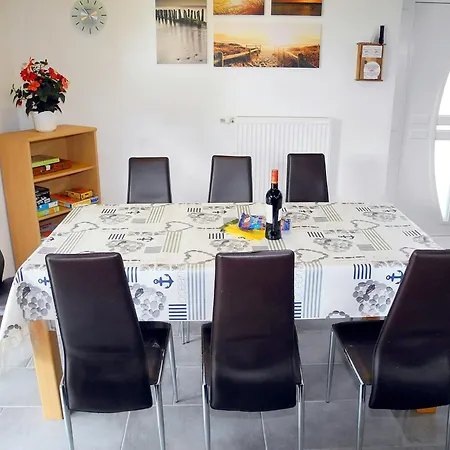 Krabbe, 8 Personen, 3-4 Schlafzimmer