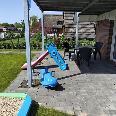 Krabbe, 8 Personen, 3-4 Schlafzimmer